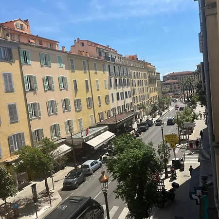 Hyper Centre Apartment *